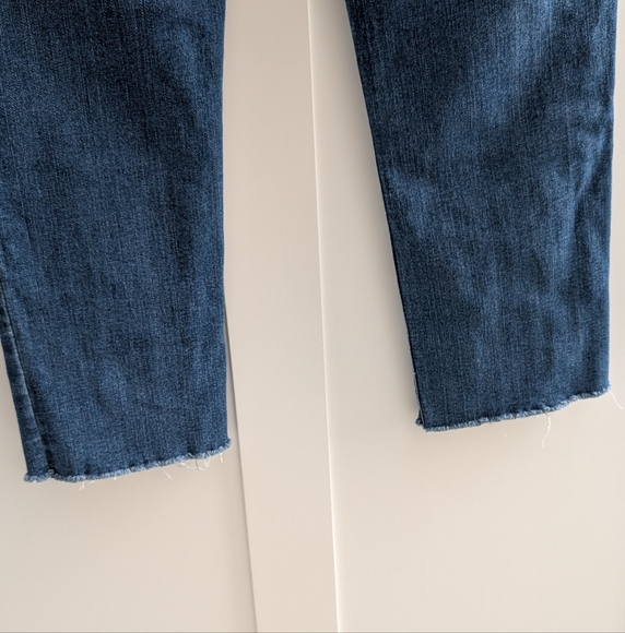 Democracy Ab-Solution Mid-Wash Fray Hem Ankle Jeans - Picture 8 of 13